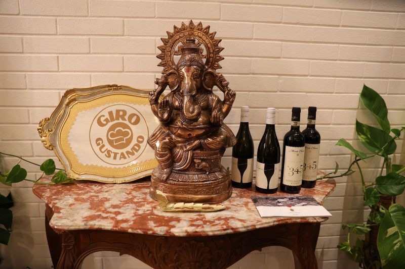 Siena, Grosseto, l'India e il Giappone